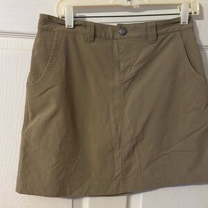 Eddie Bauer active skirt with integrated stretchy shorts size 2